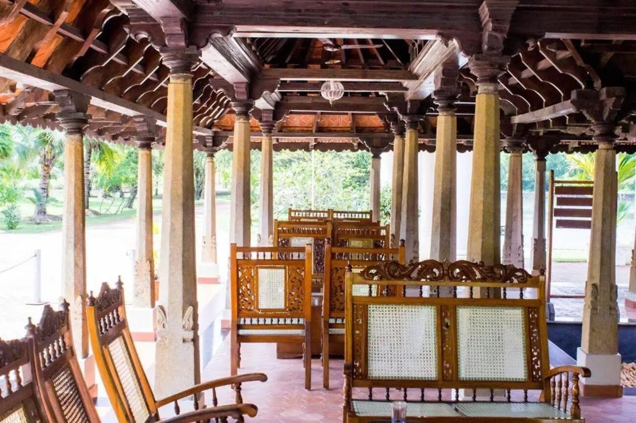 ホテル イソラ ディ コッコ Poovar インド